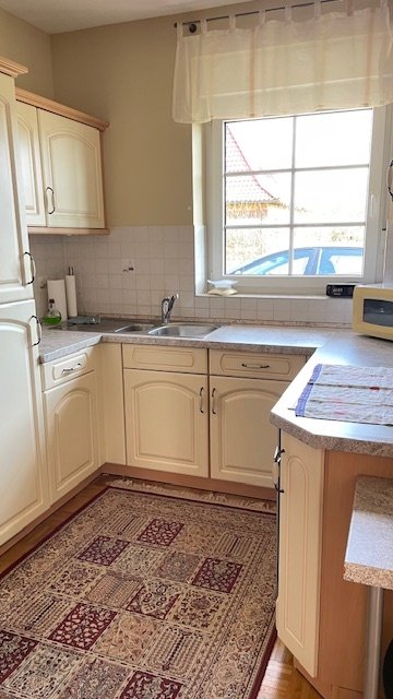 Knuffiger Bungalow Nähe Schwerin mit Pferdewiese