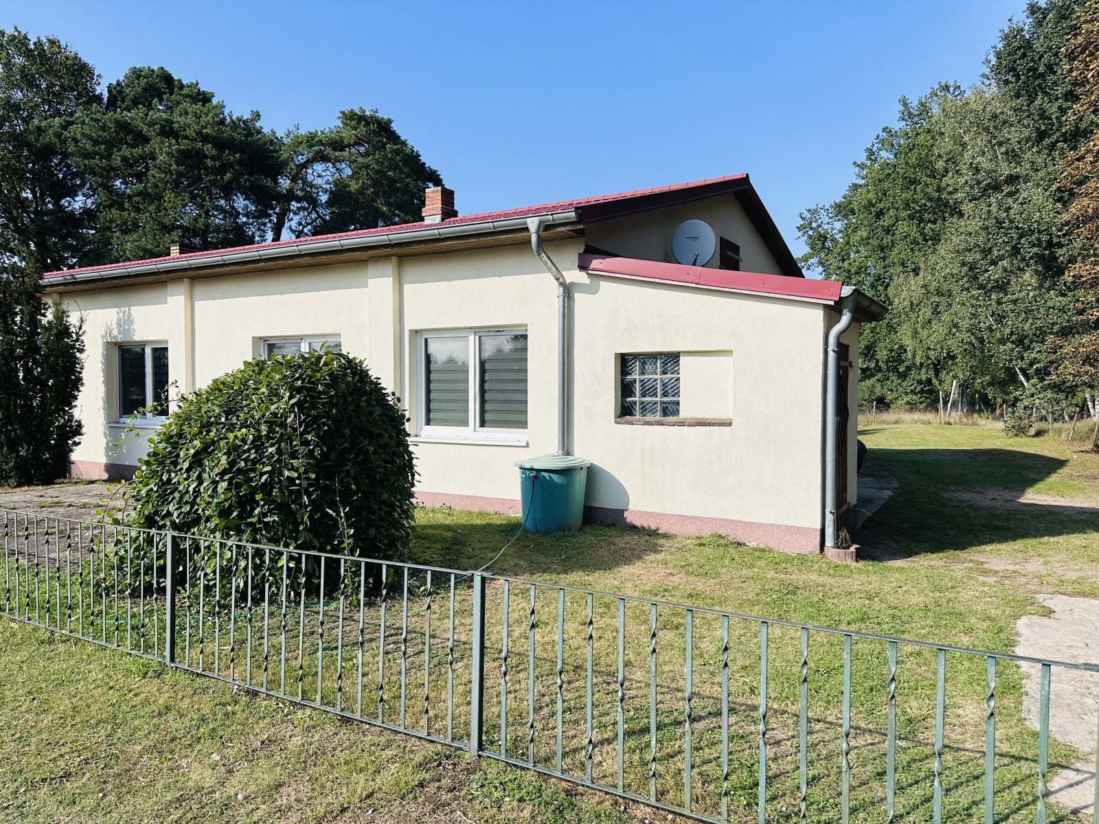 Renovierte Doppelhaushälfte mit Garten 