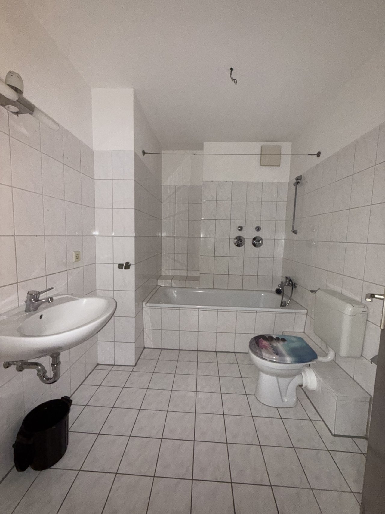 BADEZIMMER BADEZIMMER