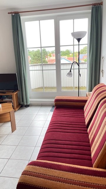 Wohnbereich mit Ausgang zum Balkon Wohnbereich mit Ausgang zum Balkon