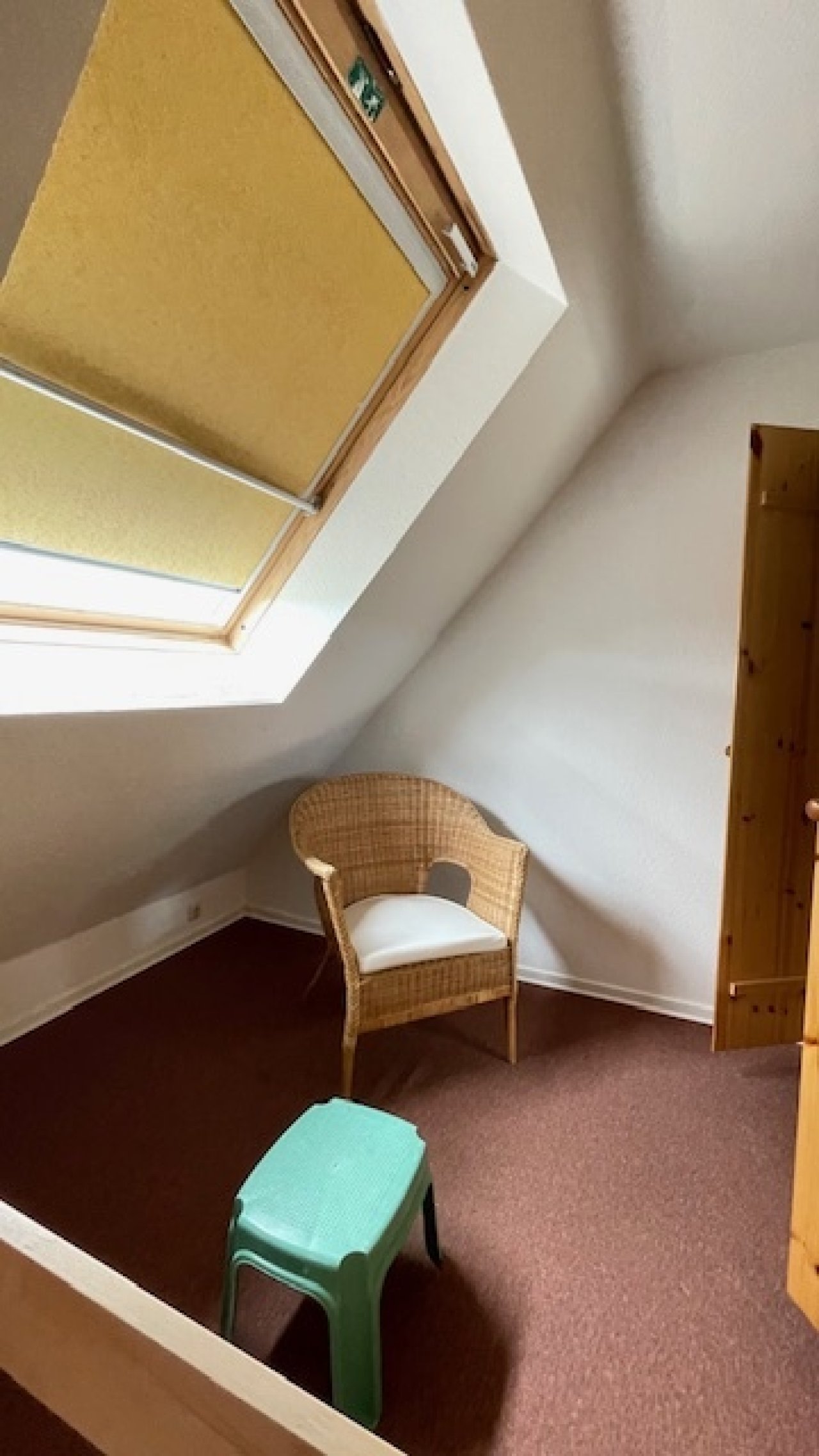 Schlafbereich mit großem Dachfenster Schlafbereich mit großem Dachfenster